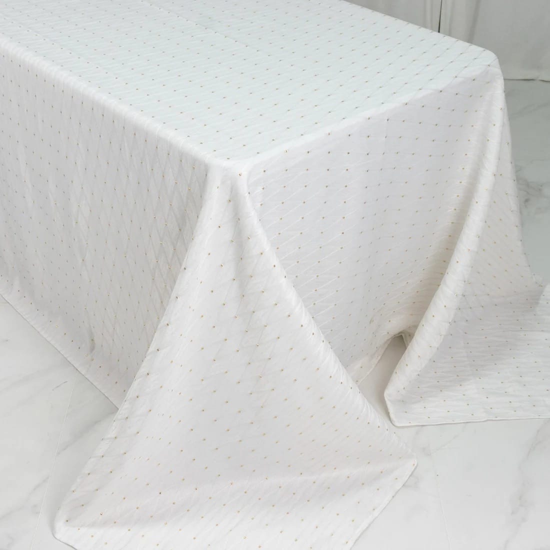 90x132 in Jacquard Polyester Rectangle Tablecloth Diamond Trellis with Gold Accents