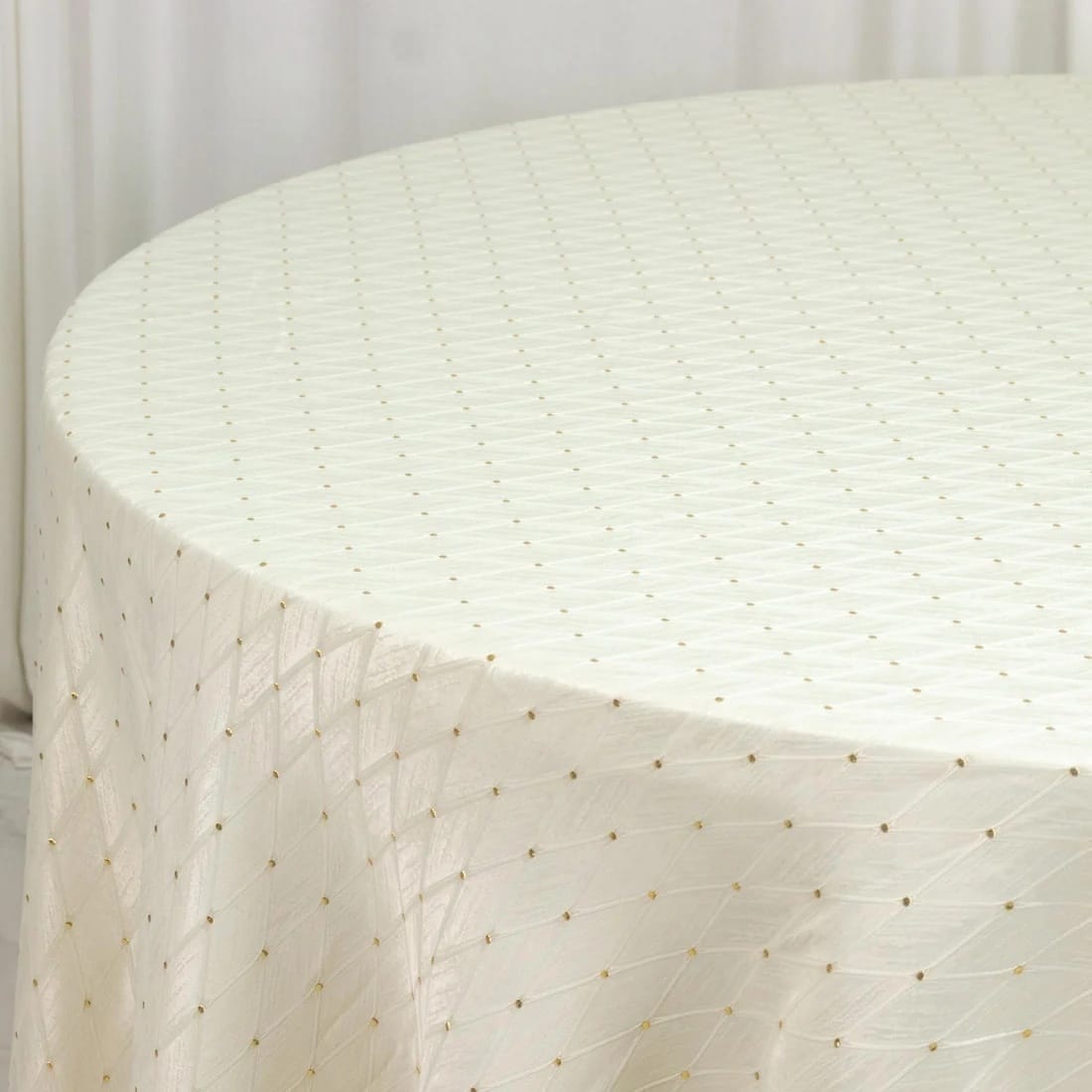 120 in Jacquard Polyester Round Tablecloth Diamond Trellis with Gold Accents