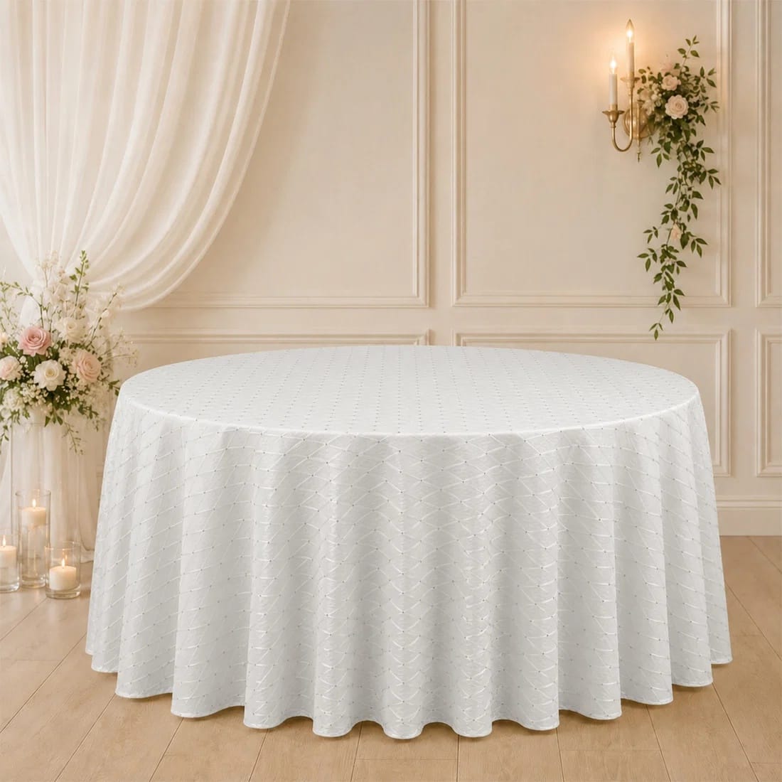 120 in Jacquard Polyester Round Tablecloth Diamond Trellis with Gold Accents