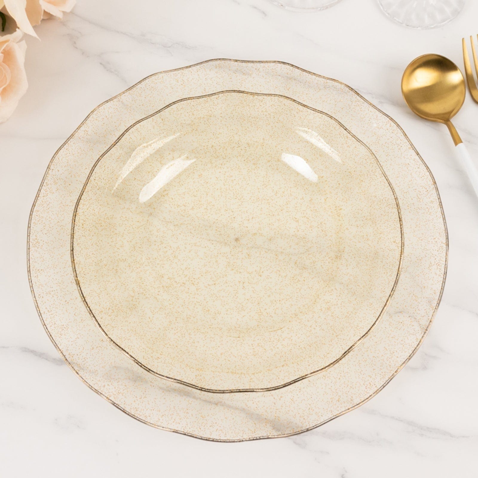 10 Round Disposable Salad Dinner Plastic Plates with Gold Wavy Trim
