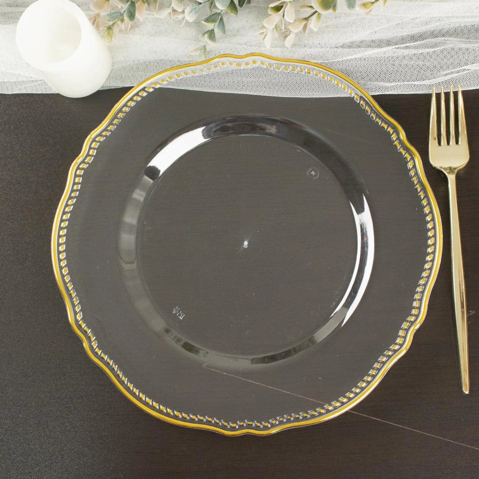 10 Round Disposable Plastic Dinner Plates with Gold Scalloped Trim