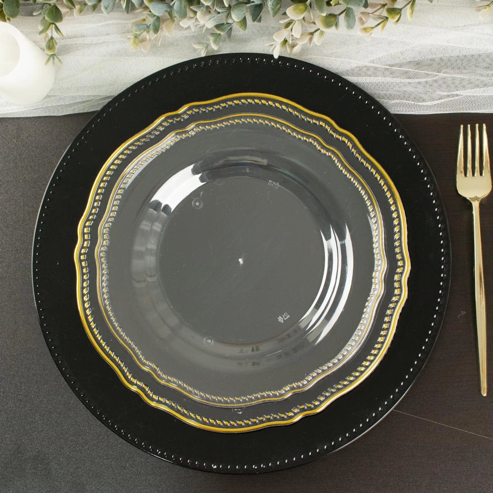 10 Round Disposable Plastic Dinner Plates with Gold Scalloped Trim
