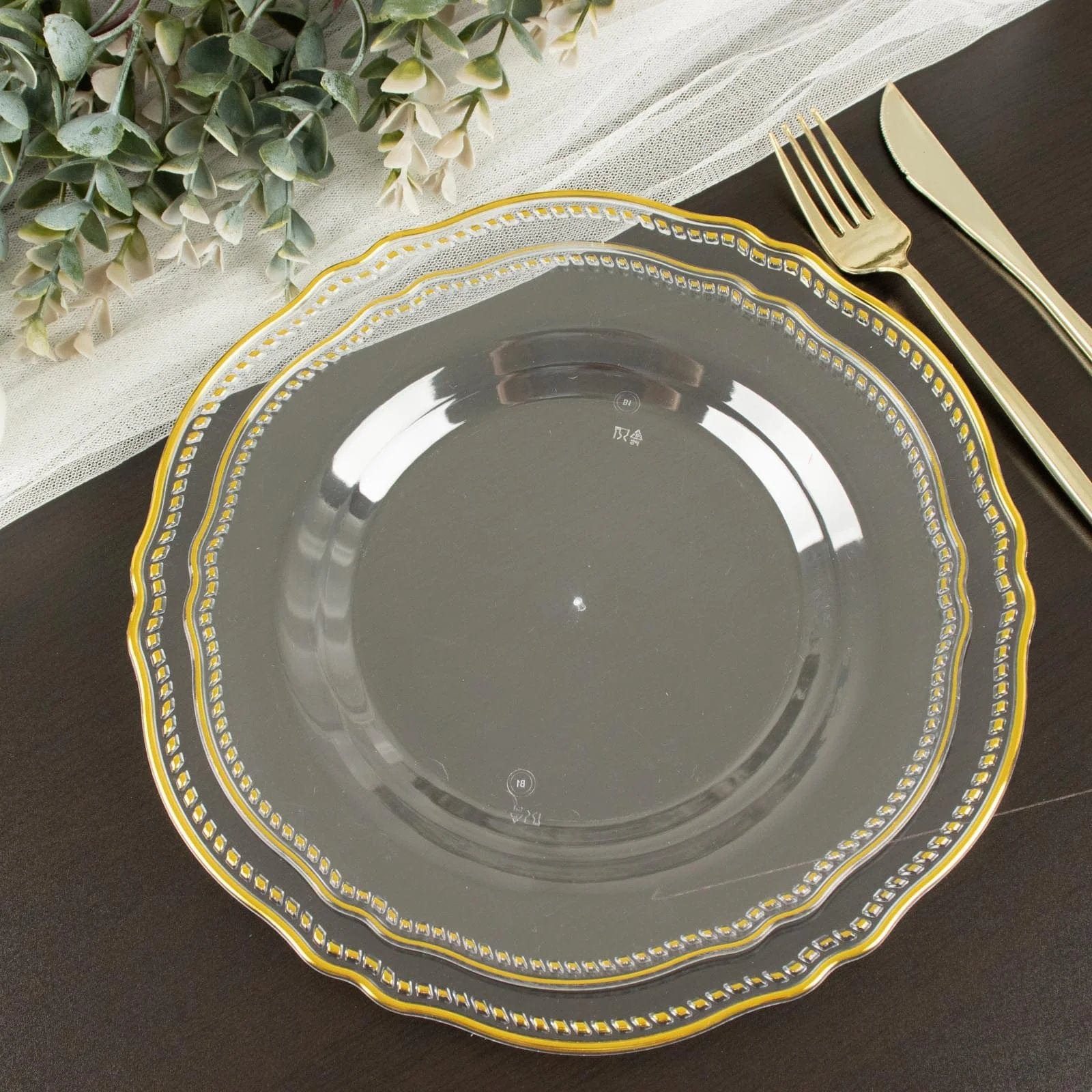 10 Round Disposable Plastic Dinner Plates with Gold Scalloped Trim