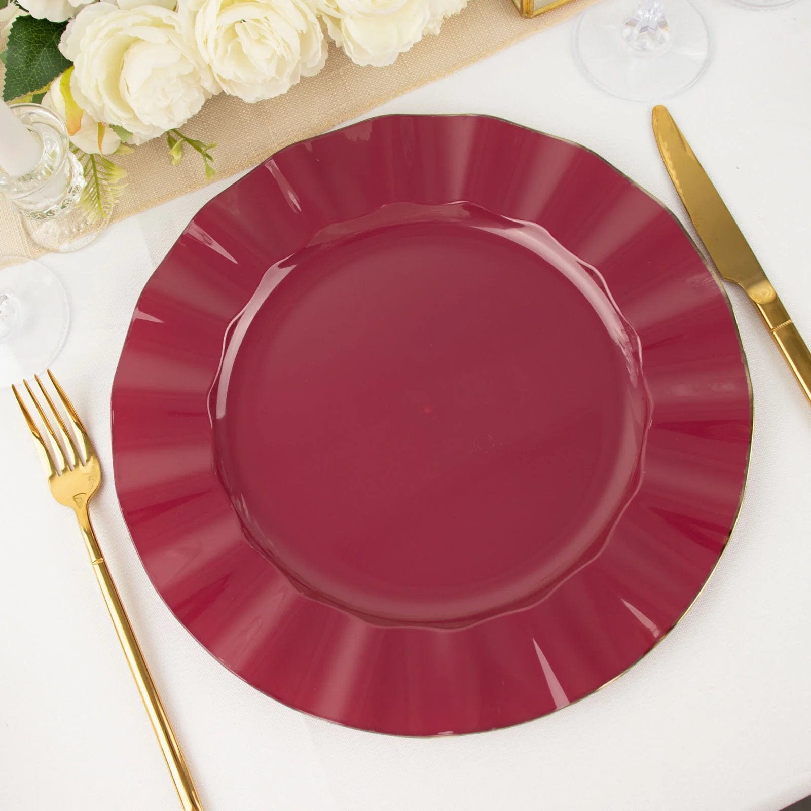 10 Round Disposable Salad Dinner Plastic Plates with Gold Wavy Trim