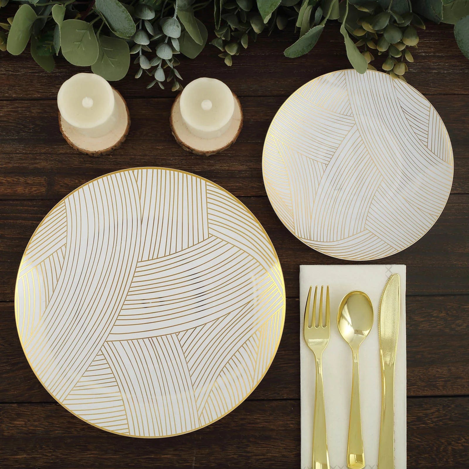 10 Round Disposable Salad and Dinner Plastic Plates with Wave Brush Strokes