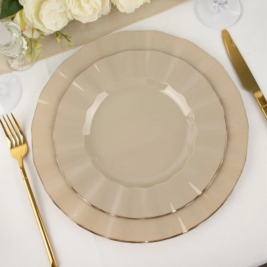 10 Round Disposable Salad Dinner Plastic Plates with Gold Wavy Trim