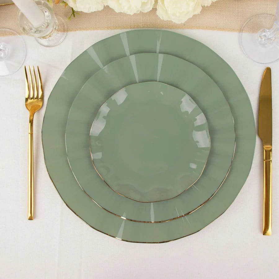 10 Round Disposable Salad Dinner Plastic Plates with Gold Wavy Trim