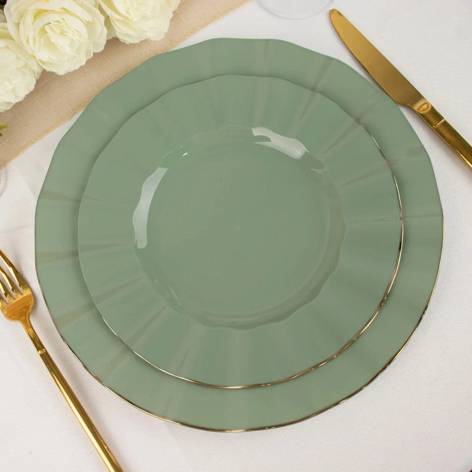 10 Round Disposable Salad Dinner Plastic Plates with Gold Wavy Trim