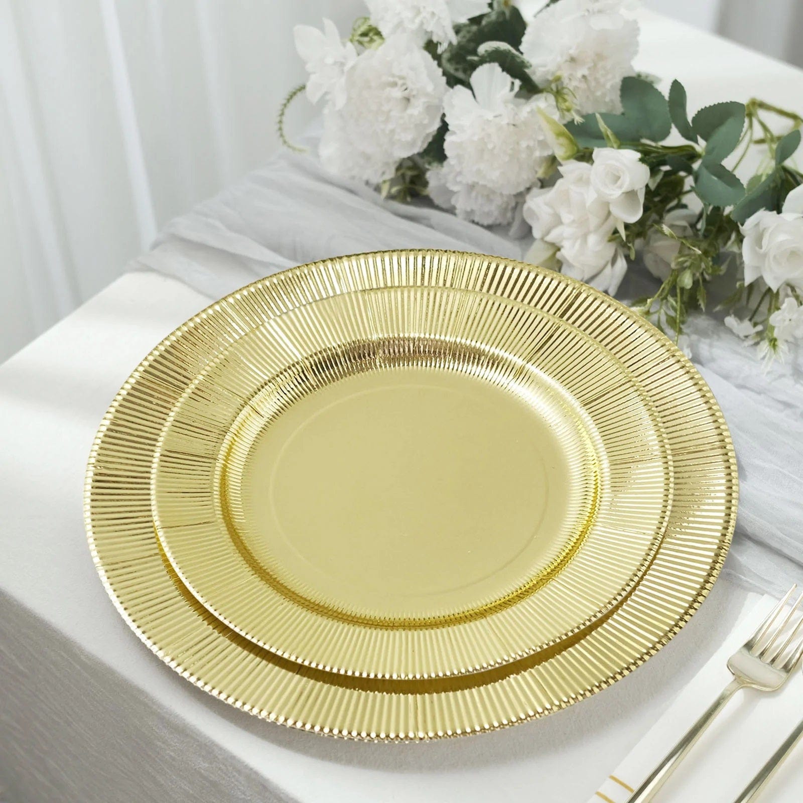25 Round Metallic Disposable Dinner Salad Paper Plates with Textured Trim
