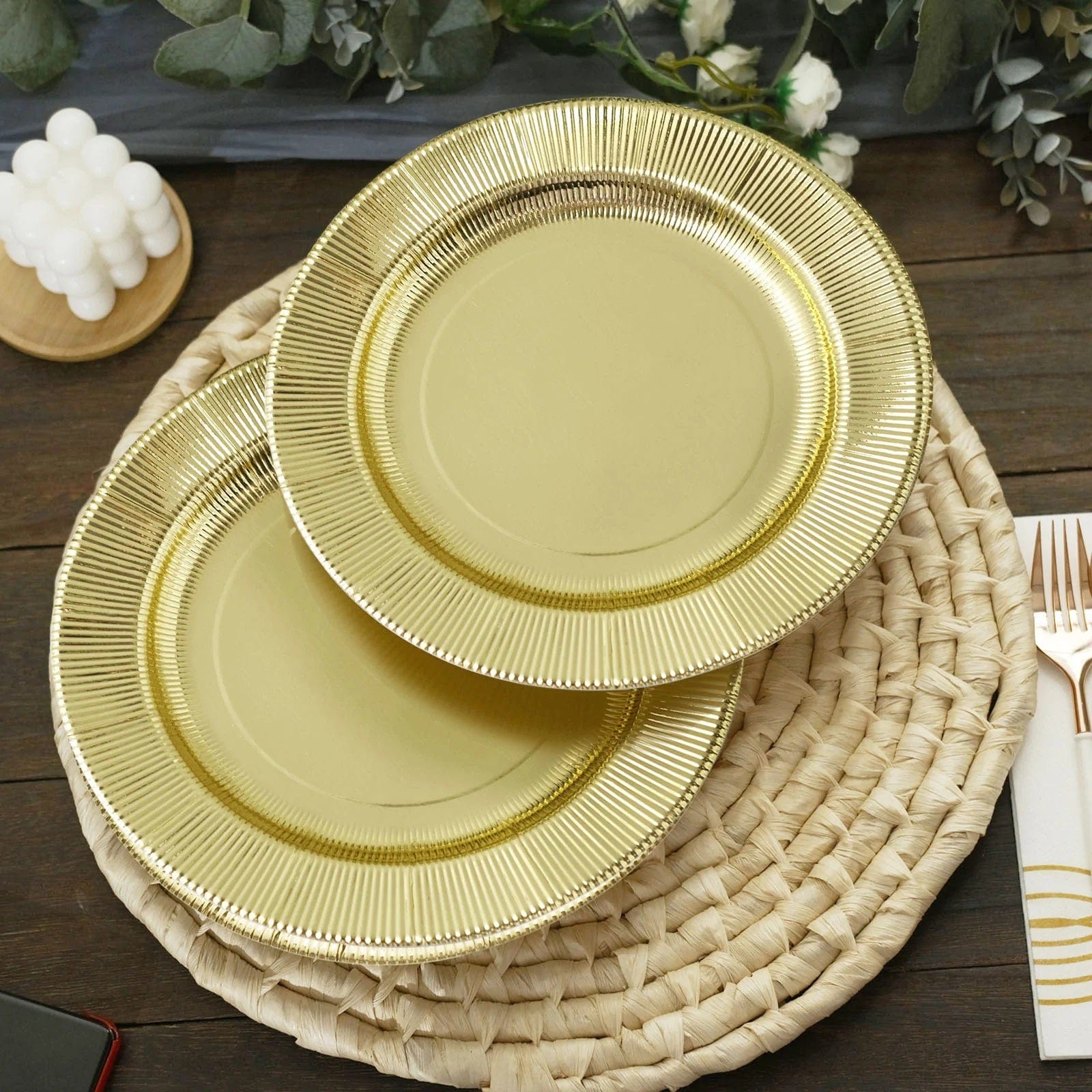 25 Round Metallic Disposable Dinner Salad Paper Plates with Textured Trim