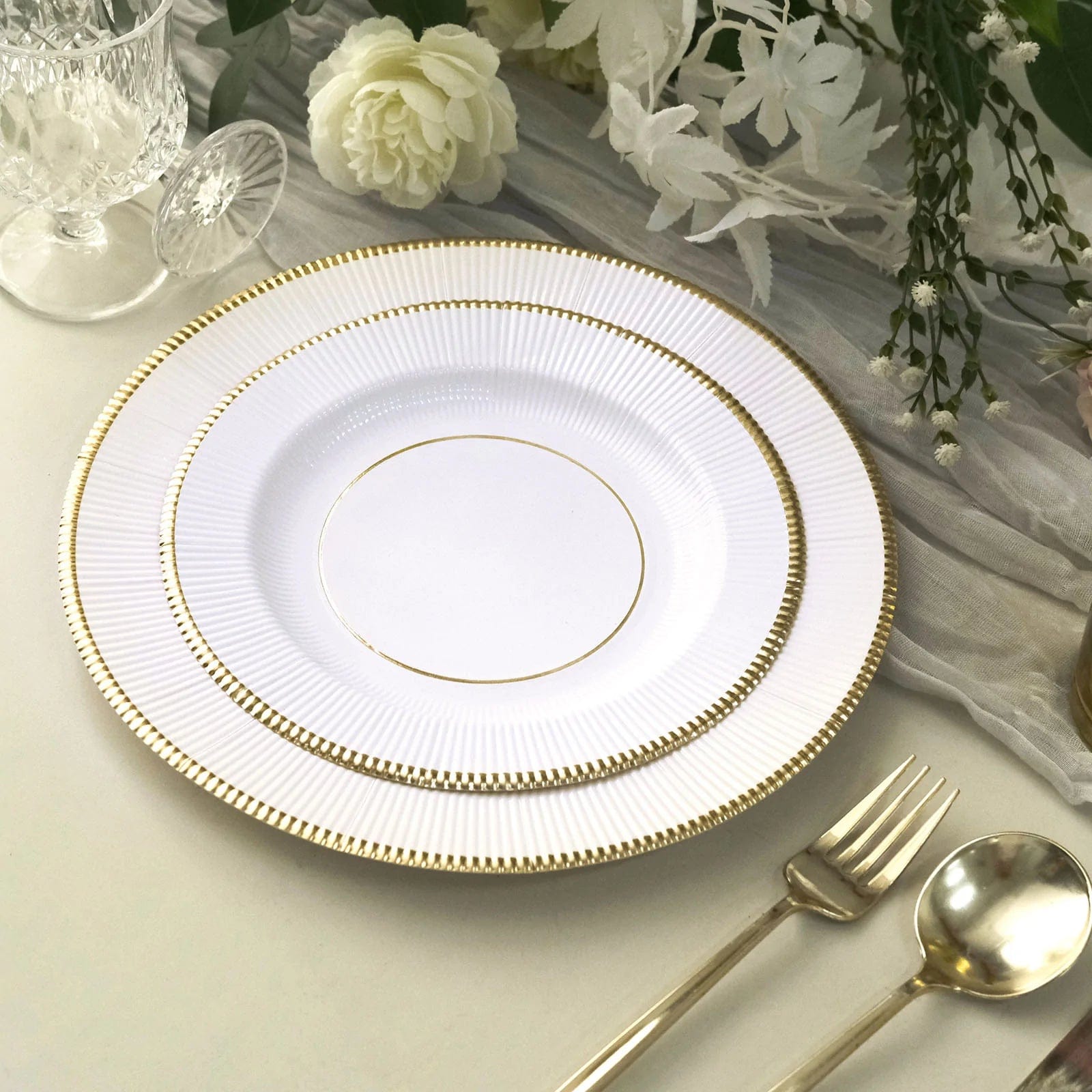 25 Round Metallic Disposable Dinner Salad Paper Plates with Textured Trim
