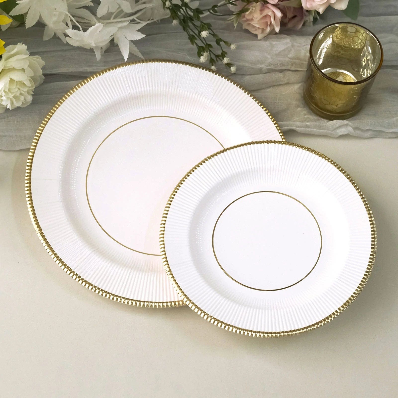 25 Round Metallic Disposable Dinner Salad Paper Plates with Textured Trim