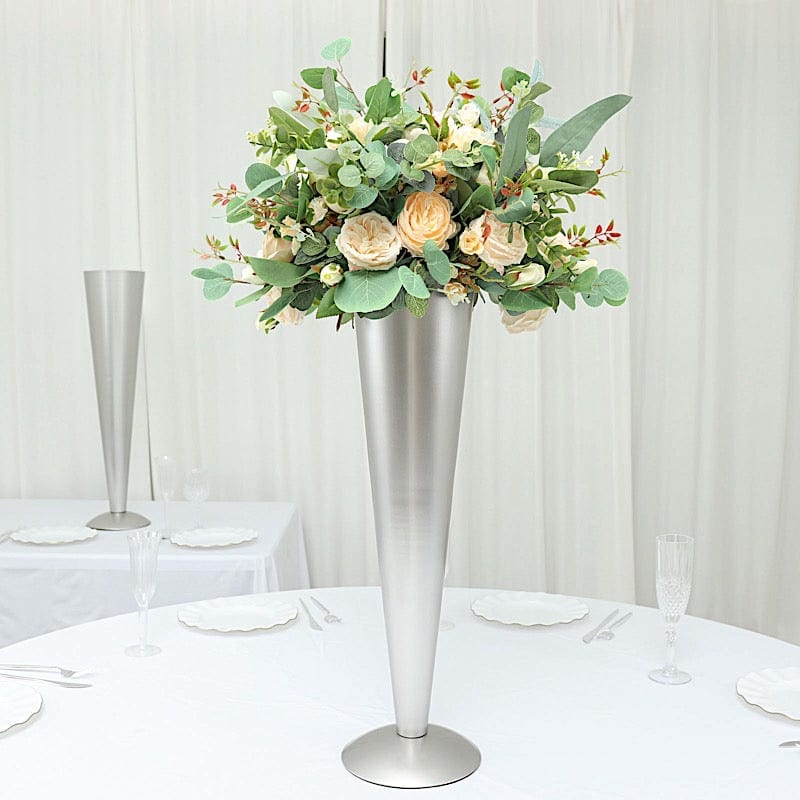 Metal Trumpet Flower Vase Centerpiece